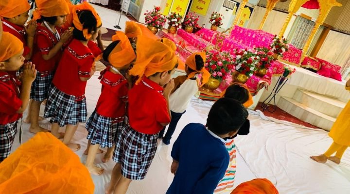 Suncatchers at Gurudwara - Photo 4
