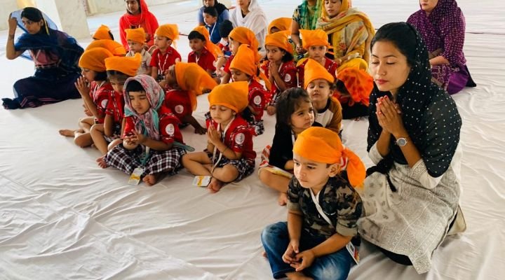 Suncatchers at Gurudwara - Photo 6