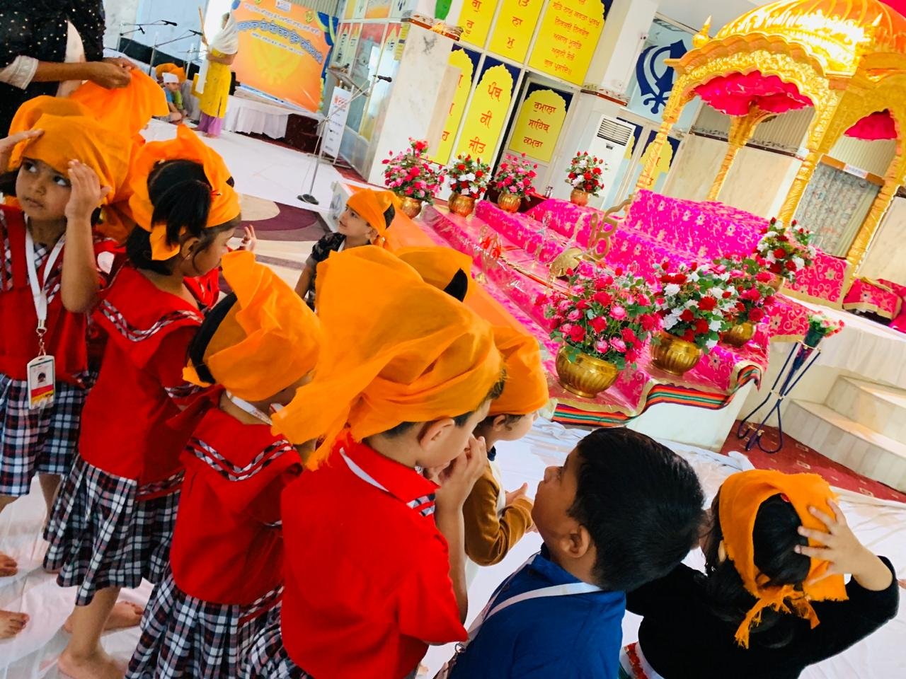 Suncatchers at Gurudwara - Photo 8