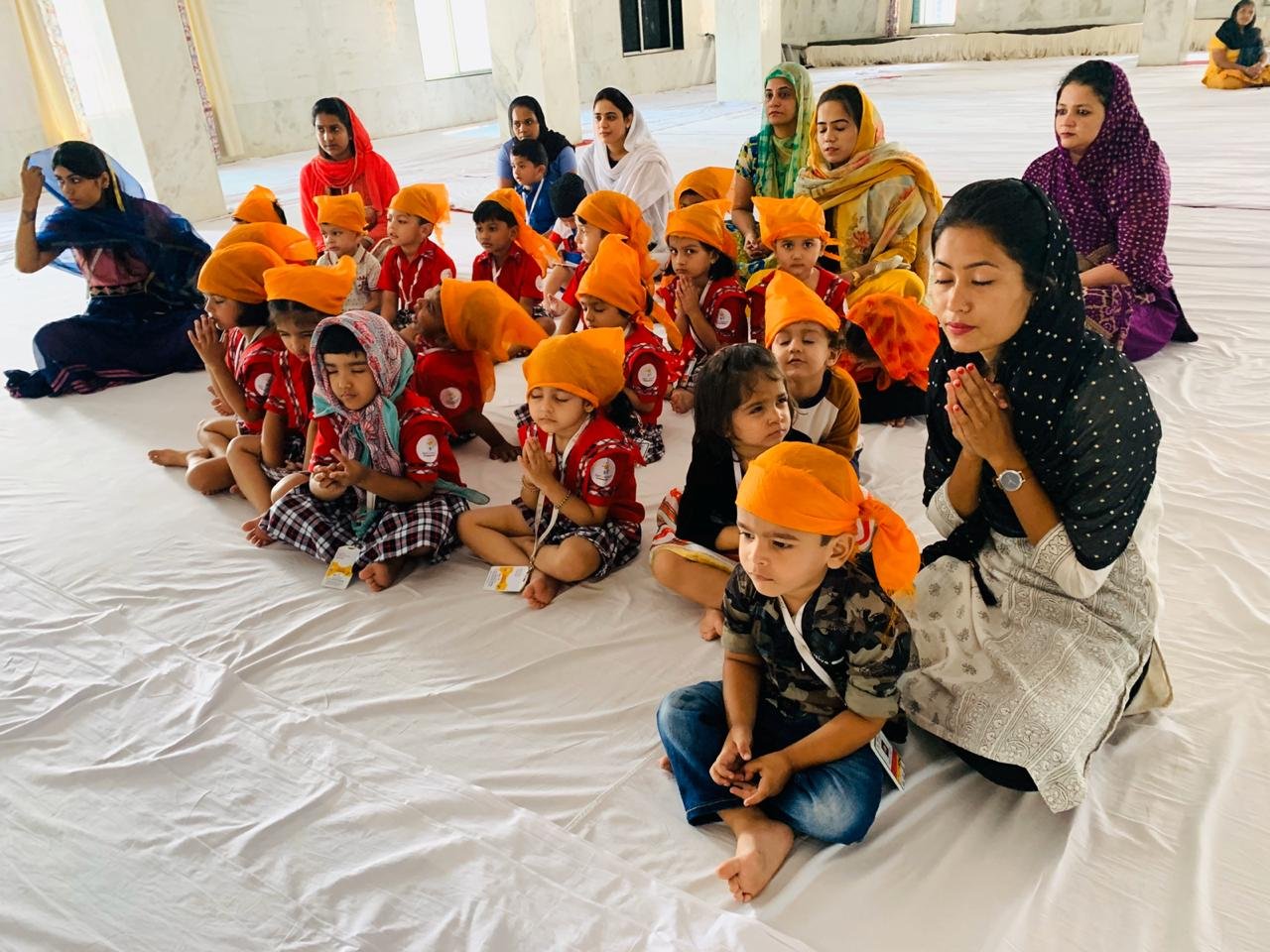Suncatchers at Gurudwara - Photo 12